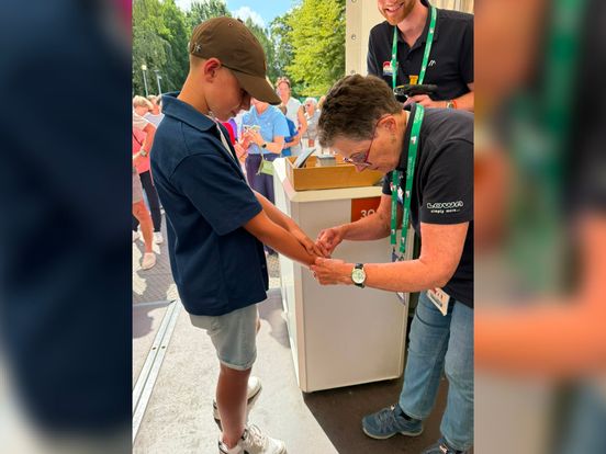 Bram (11) mag eindelijk meedoen met de Nijmeegse Vierdaagse: 'Niet nadenken, maar doorlopen'