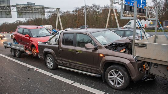 Kettingbotsing op A12 | Woning Eemnes blijft gesloten na vondst harddrugs. Kettingbotsing op A12 | Woning Eemnes blijft gesloten na vondst harddrugs.