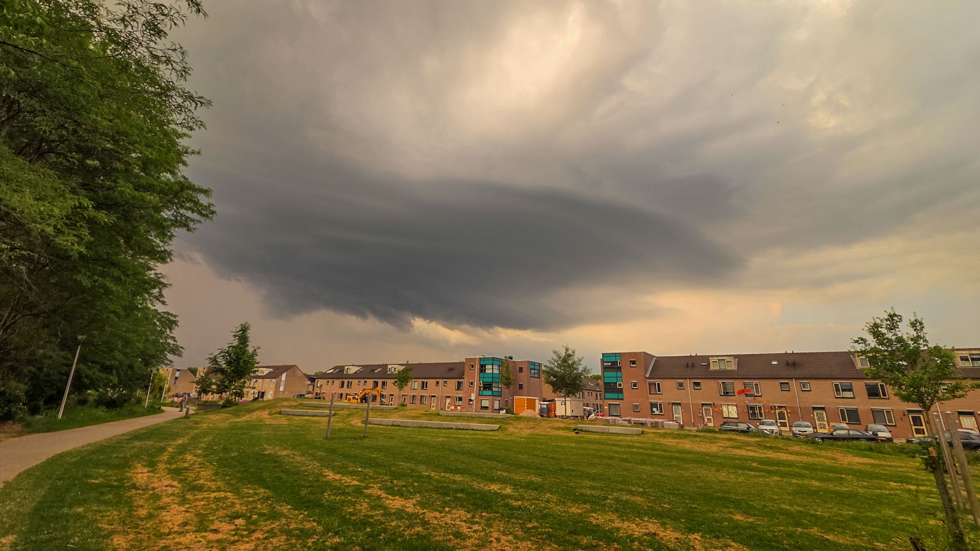 Onweer en hagel in 10 foto's