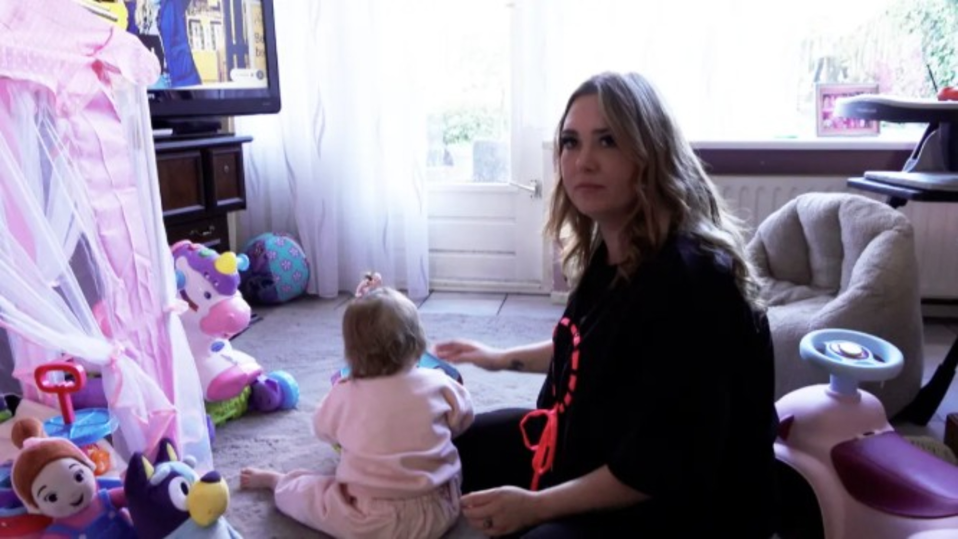 Delilah en haar dochtertje moeten 1 mei uit het huurhuis van oma vertrekken.