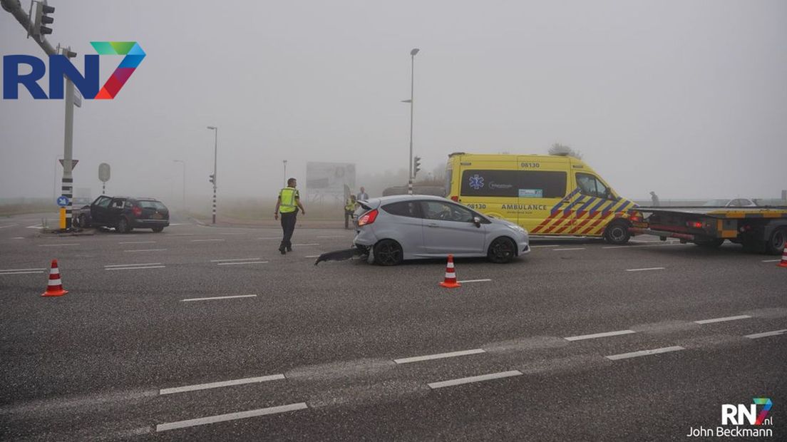 Ook de voorste auto schoof nog enkele meters door