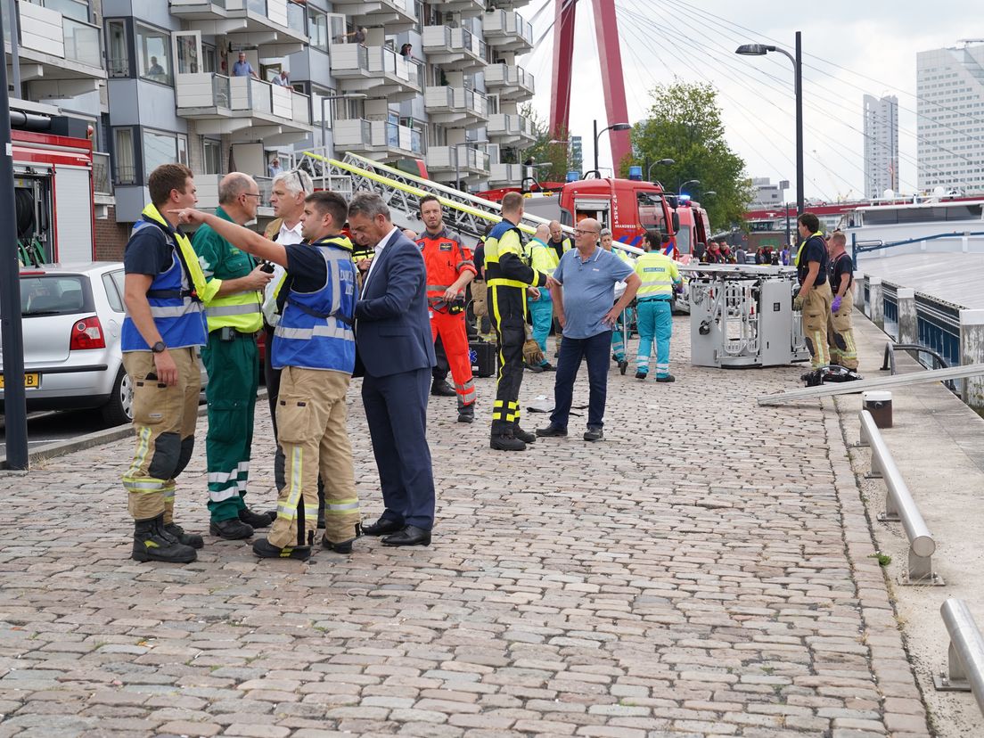 Hulpdiensten bij het bootongeluk op de Nieuwe Maas (Bron: MediaTV)