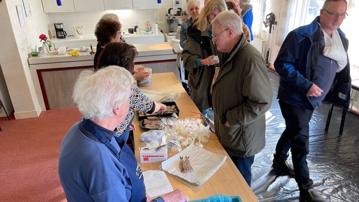 Haring voor 'arme' inwoners Oldekerk, Niekerk en Faan voor 547ste keer uitgereikt