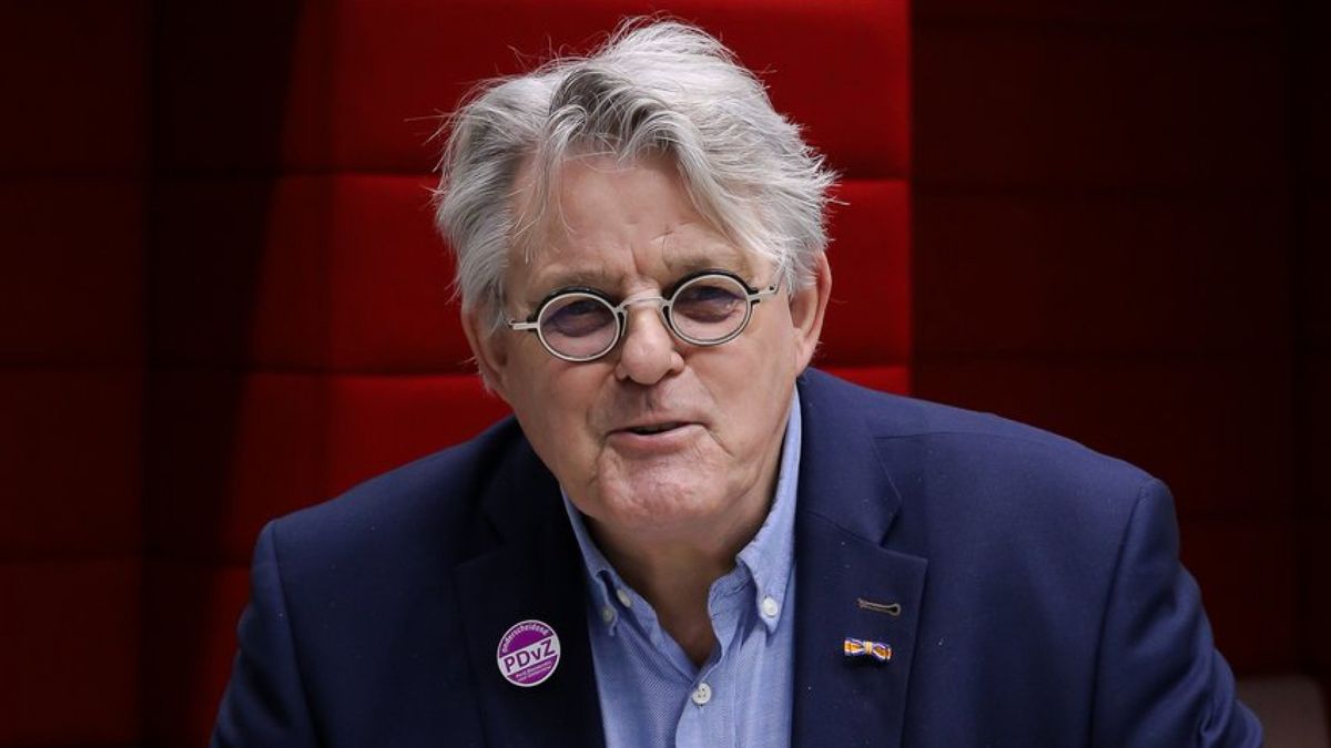 Wethouder treedt af vlak voor debat over zijn politieke toekomst