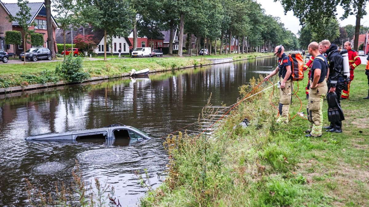 112-blog: Voertuig belandt in kanaal in Ter Apel