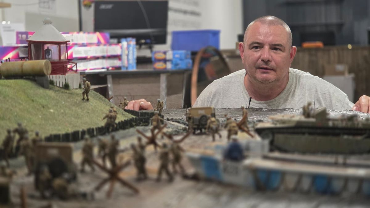 Modelbouwer maakt meterslang diorama om te lobbyen voor monument: 'Het is een reclamebord om niet te