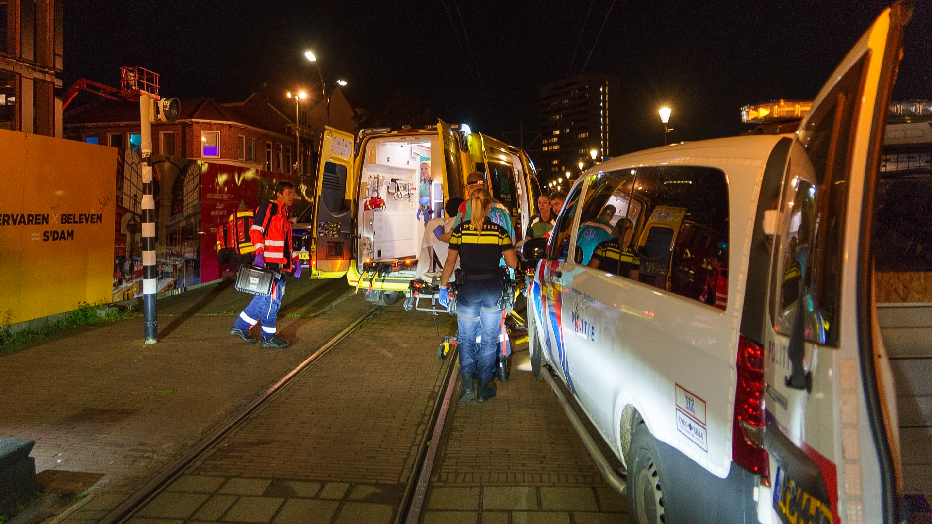 Het slachtoffer is met spoed naar het ziekenhuis gebracht.