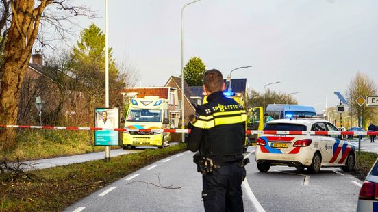 Fietser omgekomen bij ongeluk met taxibusje in Emmen.