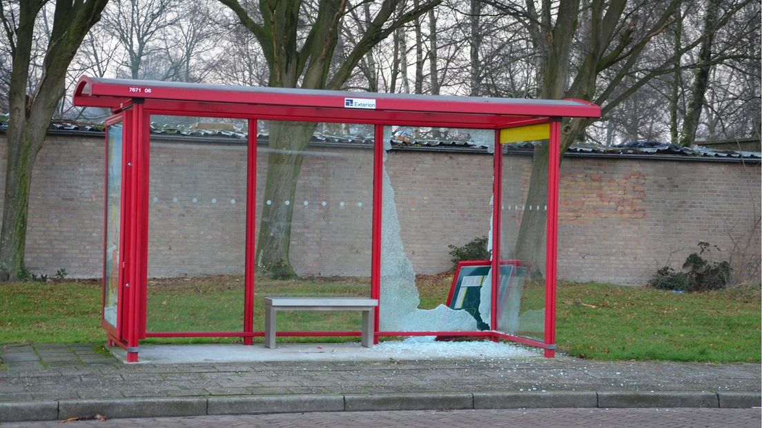 Bushalte opgeblazen in Vriezenveen