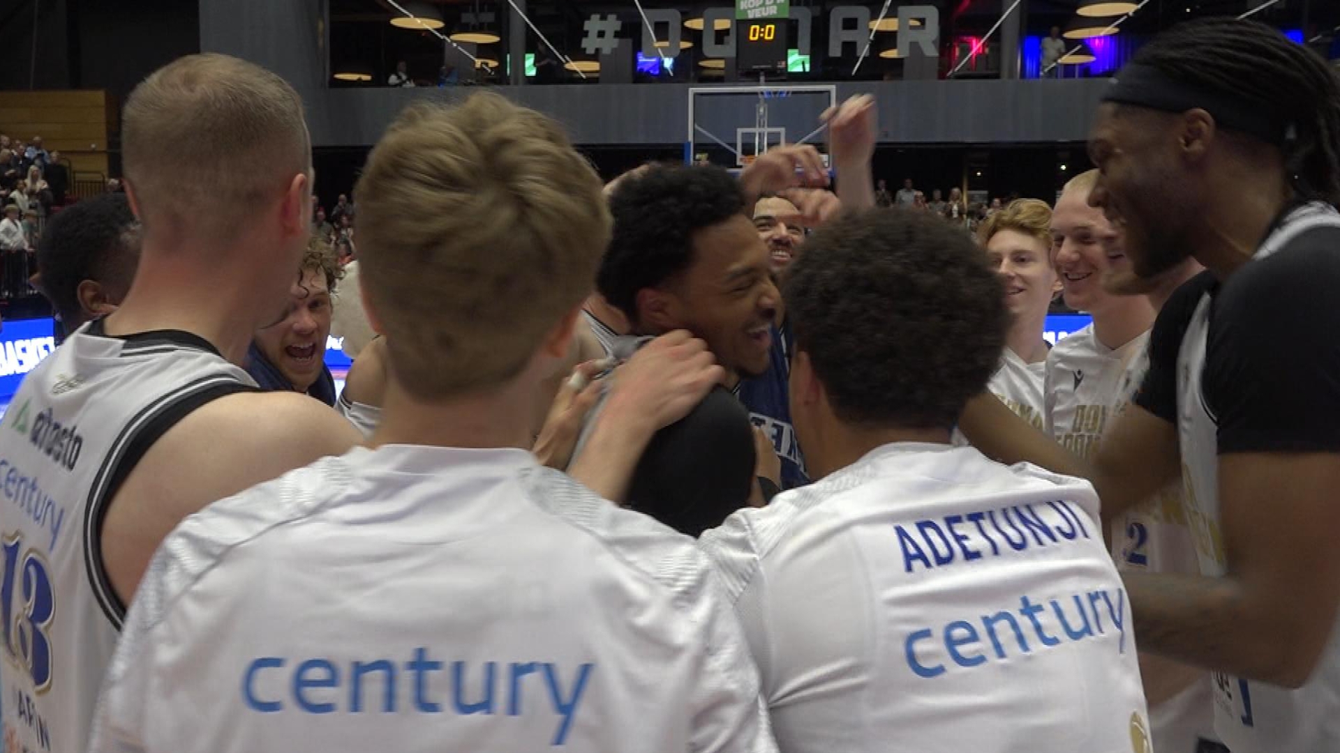 Donar verzekert zich van halve finale play-offs na zege in Rotterdam