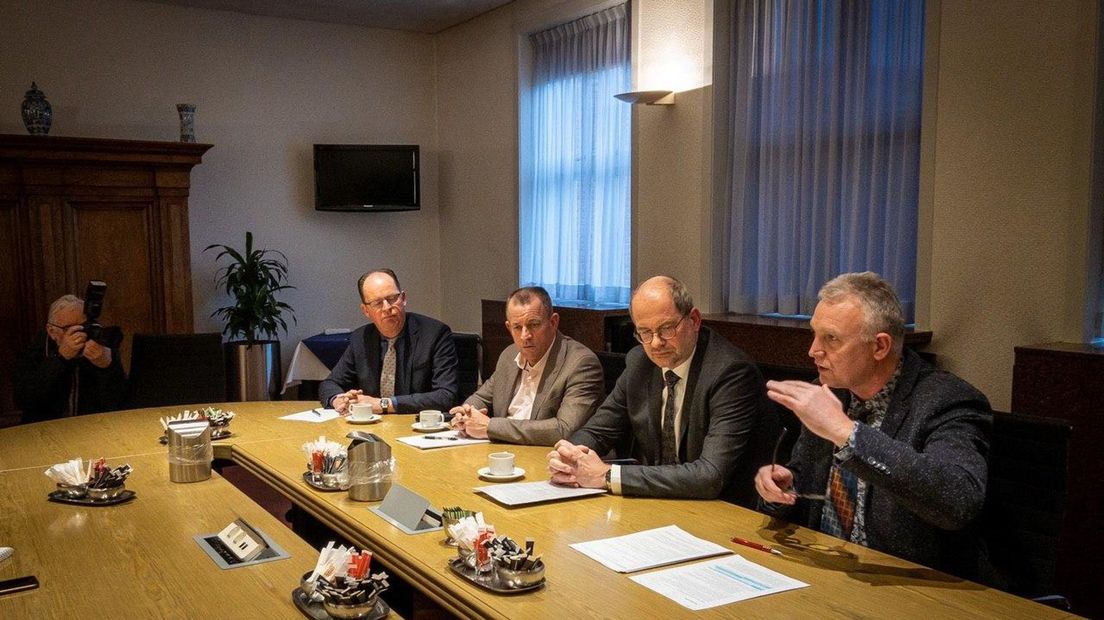 De persconferentie over de bezuinigingen in Hoogeveen