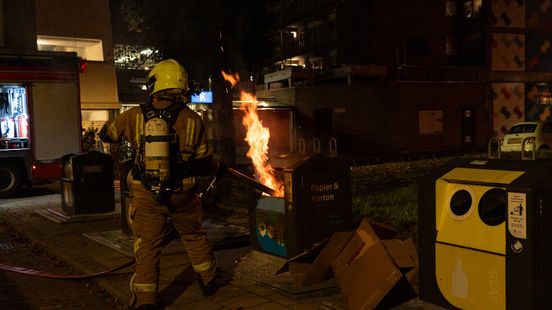 Vlammen uit ondergrondse papiercontainer in Vlaardingen Home