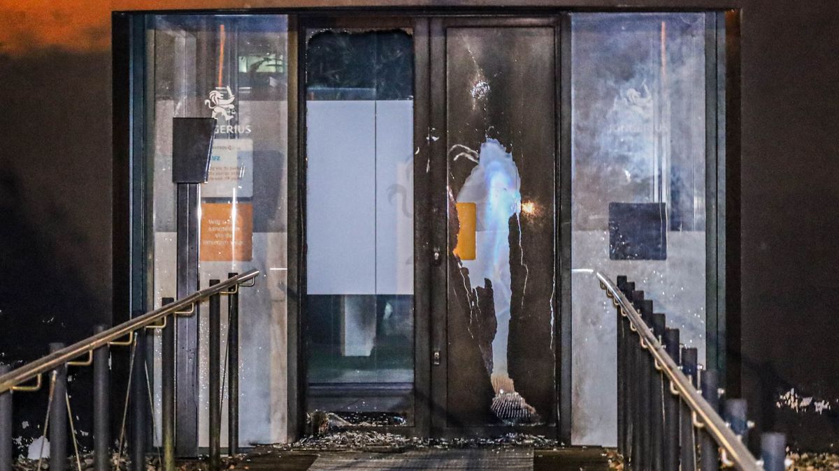 Nog geen aanhouding voor explosie bij incassobureau