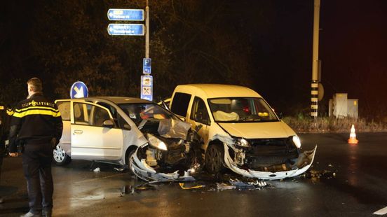 Frontale botsing op knooppunt A1 en A30. Frontale botsing op knooppunt A1 en A30.