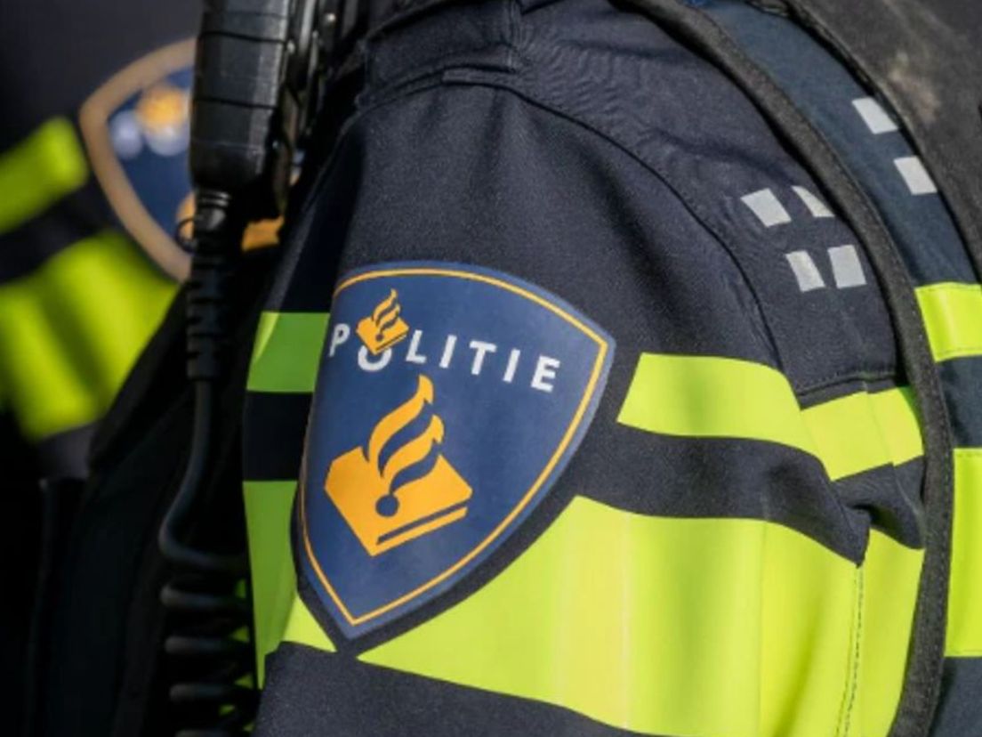 Nadat de scooterrijder is behandeld, gaat hij naar het politiebureau.