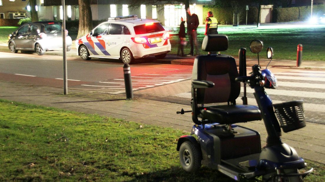 Bestuurder scootmobiel gewond na aanrijding met auto in Wierden