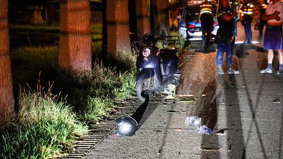 Twee gewonden bij ernstig scooterongeval in Zwolle. Twee gewonden bij ernstig scooterongeval in Zwolle.