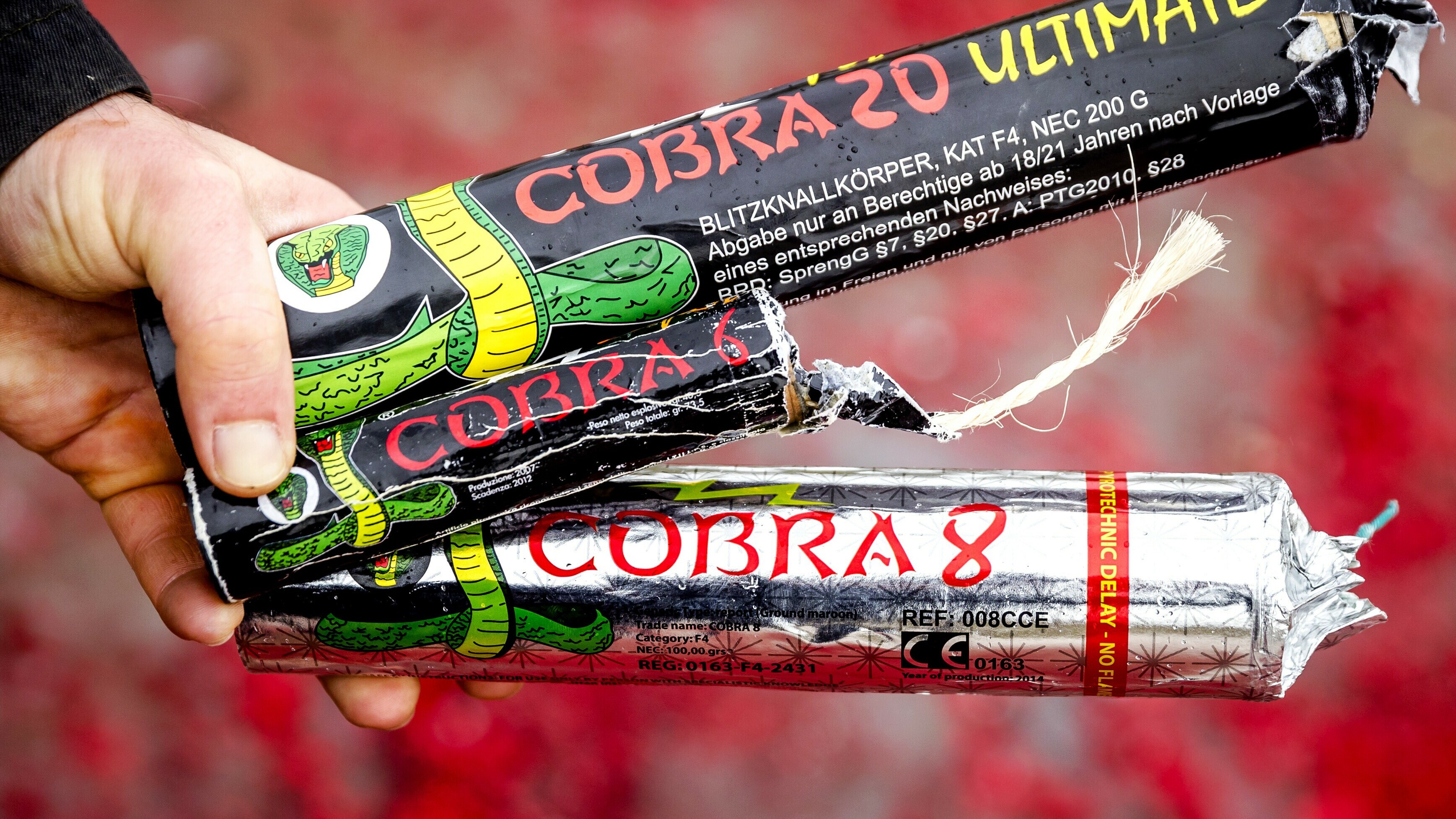 Politie neemt grote hoeveelheid illegaal vuurwerk in beslag in Nieuw-Buinen