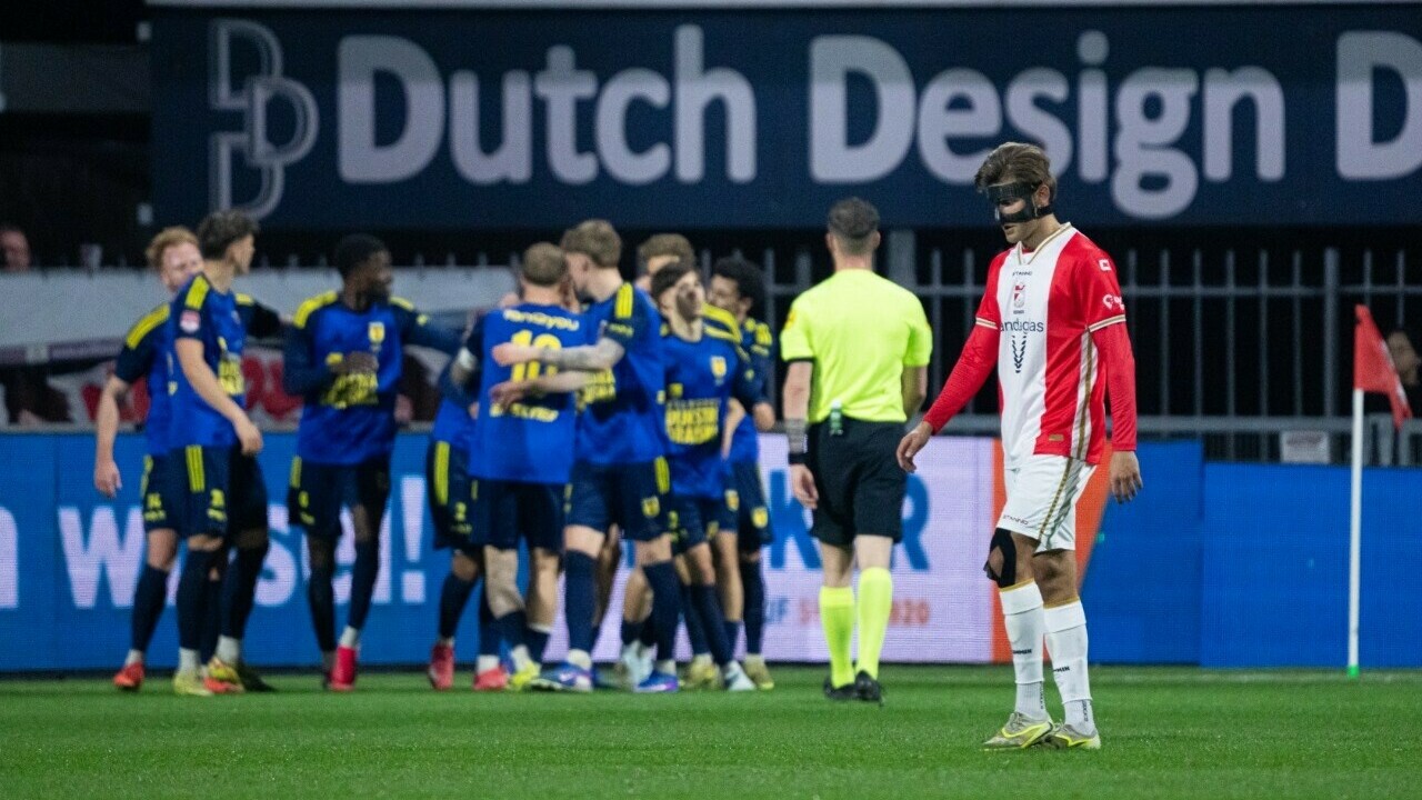 FC Emmen kan promotiefeest Cambuur niet uitstellen na teleurstellende avond