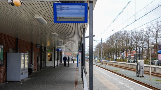 Treinen Emmen en Nieuw-Amsterdam rijden weer na aanrijding. Treinen Emmen en Nieuw-Amsterdam rijden weer na aanrijding.