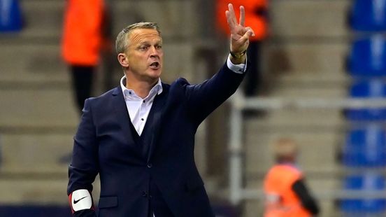 Van den Brom nieuwe trainer Vitesse: 'Ik doe dit voor de club'