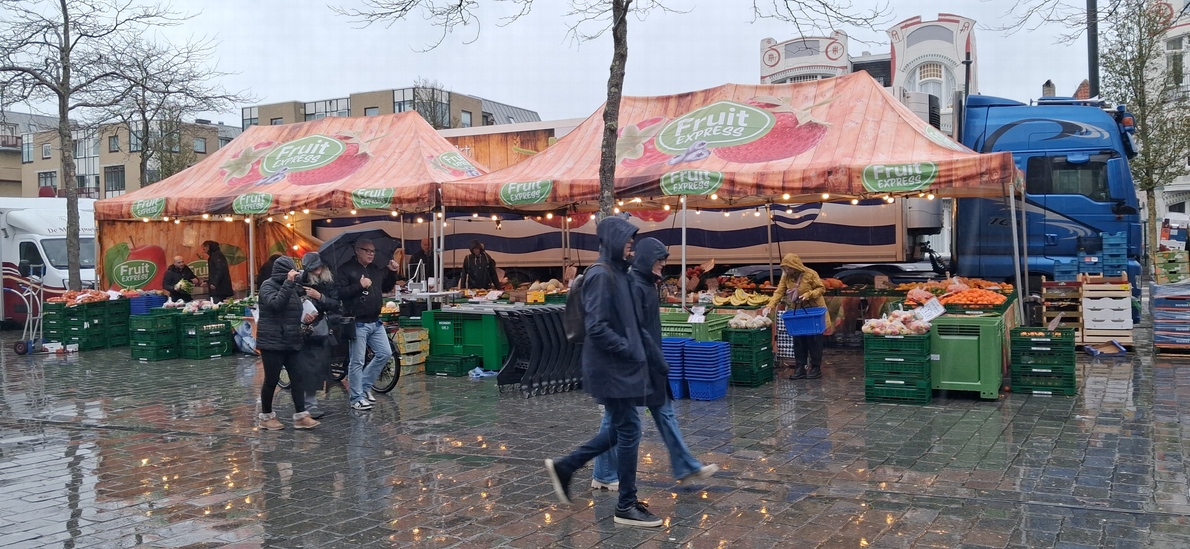 Storm Austen brengt zware windstoten en flinke regenbuien naar Zeeland