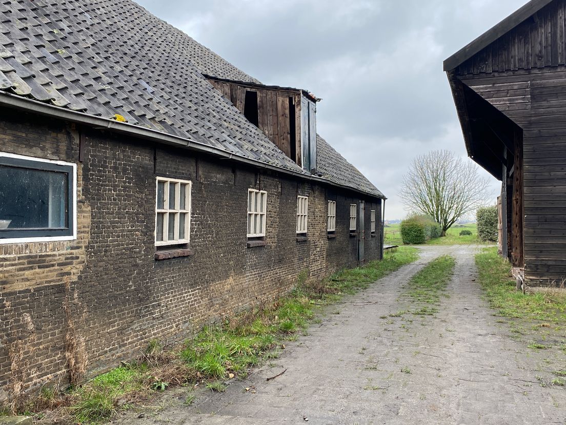 gekraakte boerderij langs A13