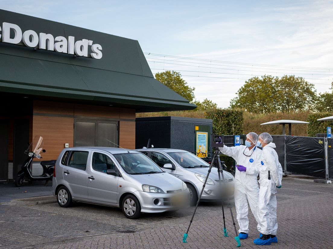 Onderzoek naar schietpartij bij McDonald's in Capelle a/d IJssel.
