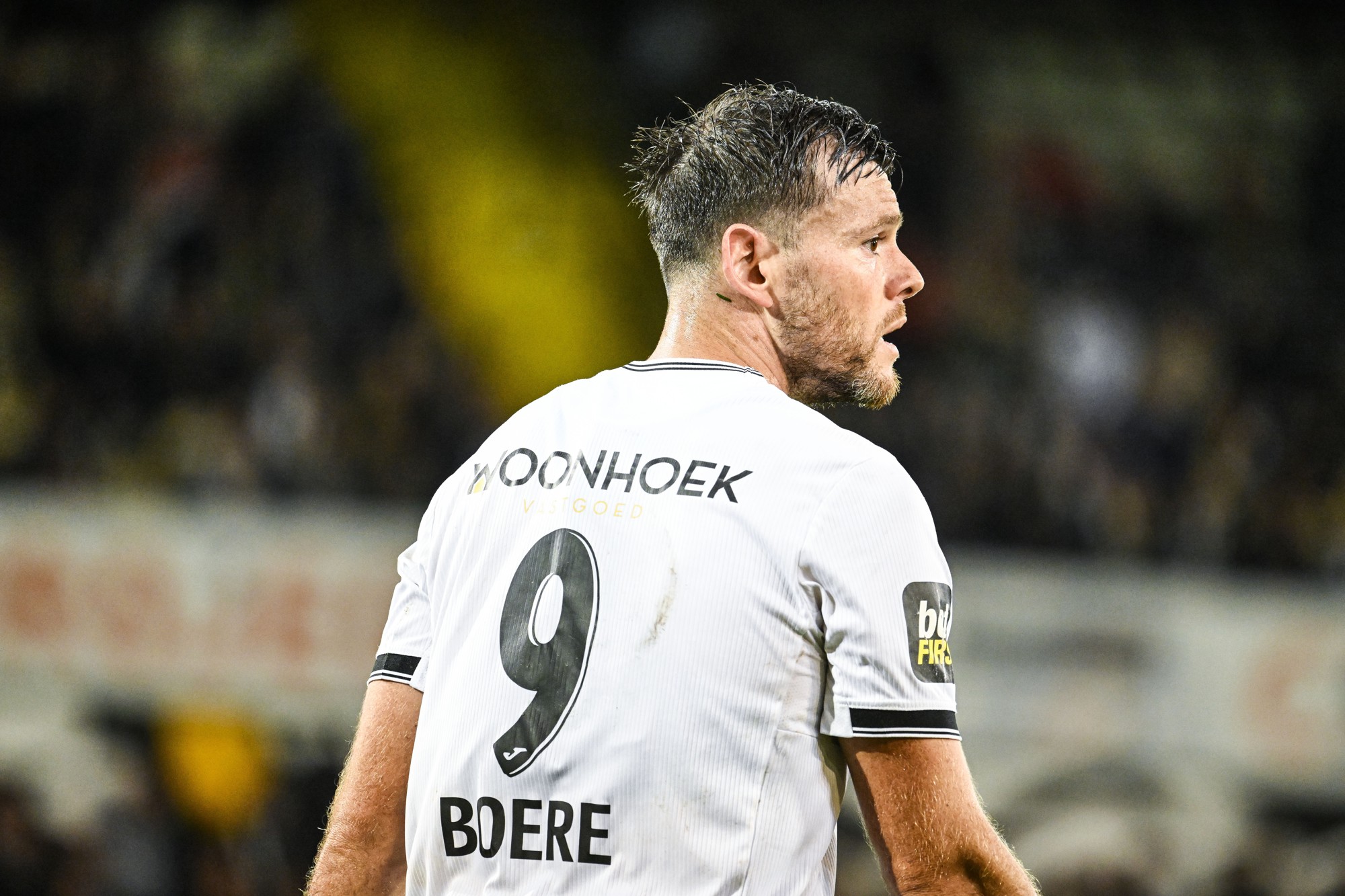 Tom Boere begint als spitsentrainer, maar denkt zeker niet aan stoppen: ‘Ik wil zelf nog voetballen’