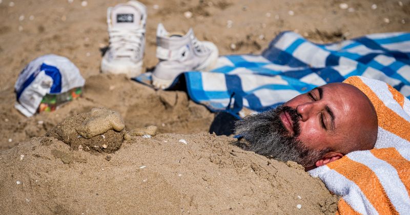 Waarom word je zo moe van de hitte en wat kun je ertegen doen? - Omroep