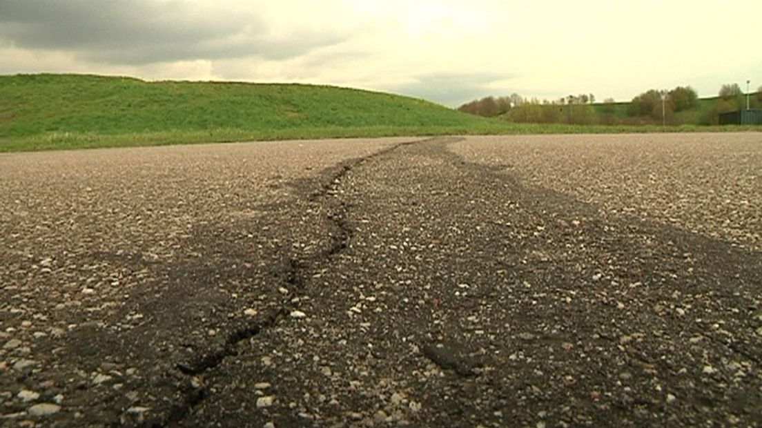 In 2012 maakten wielerclubs zich ook al zorgen over scheuren in het asfalt.