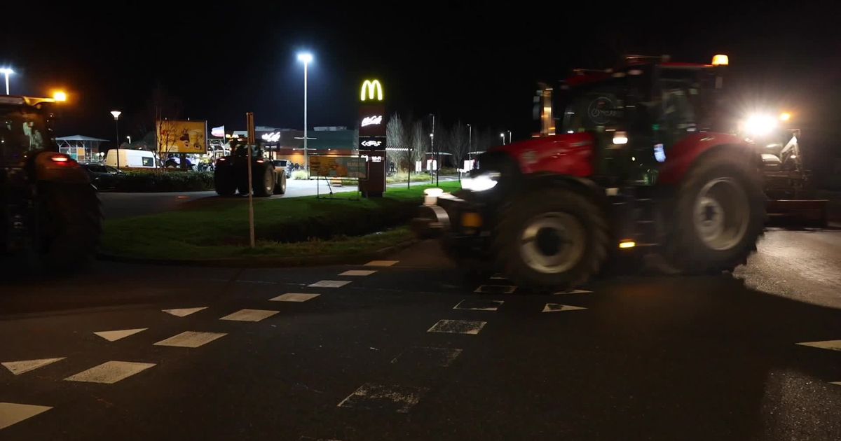 Een bescheiden demonstratie in Joure - Omrop Fryslân