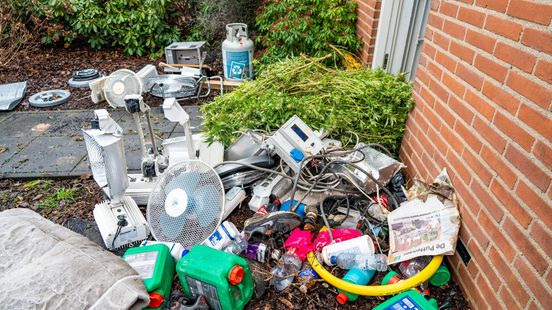 Politie vindt hennepkwekerij, man aangehouden