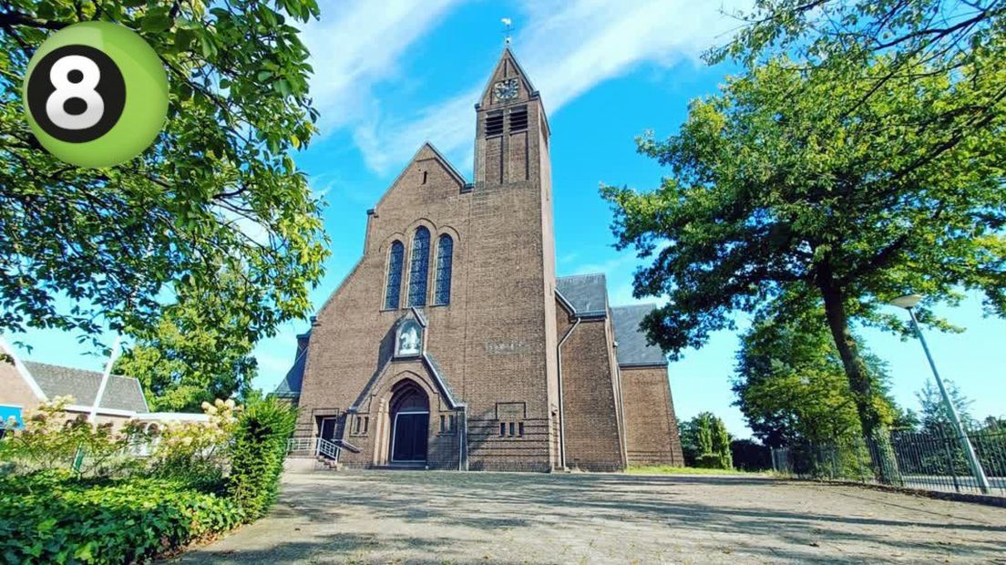 Geen diensten, maar café en verenigingen in de St. Martinuskerk in Etten