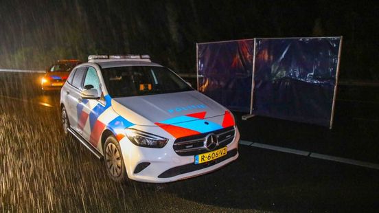 Dode bij ongeluk op A1. Dode bij ongeluk op A1.