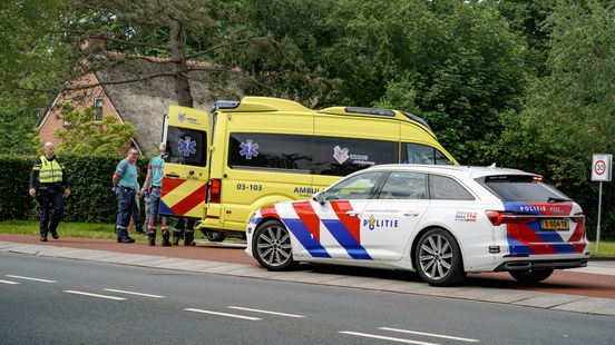 Aanrijding op kruising in Vries, fietser gewond. Aanrijding op kruising in Vries, fietser gewond.