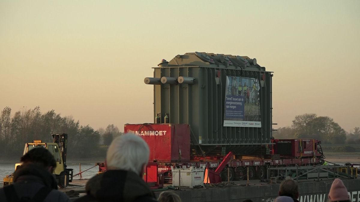 Vervoer enorme transformator duurt langer door mist