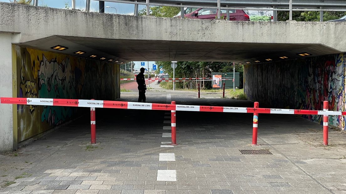 Een tunnel bij de Friesestraatweg is afgezet door de politie