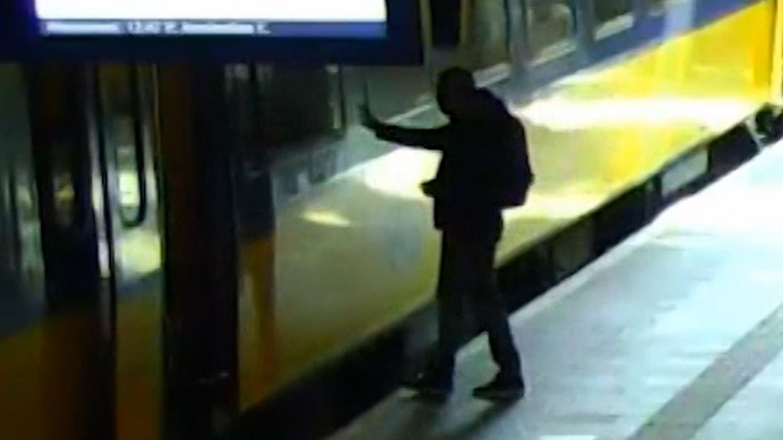 Het slachtoffer wordt afgeleid