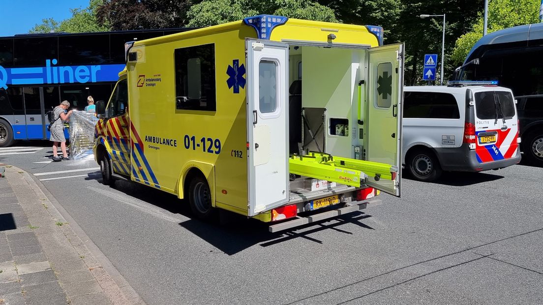 Een skateboarder is gewond geraakt bij een aanrijding met een bus in Groningen