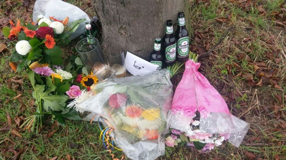 De bestuurder die in Duiven een 20-jarige Giesbeker doodreed op zijn fiets is vermoedelijk door rood gereden. Dat zegt de politie, gebaseerd op getuigenverklaringen.
