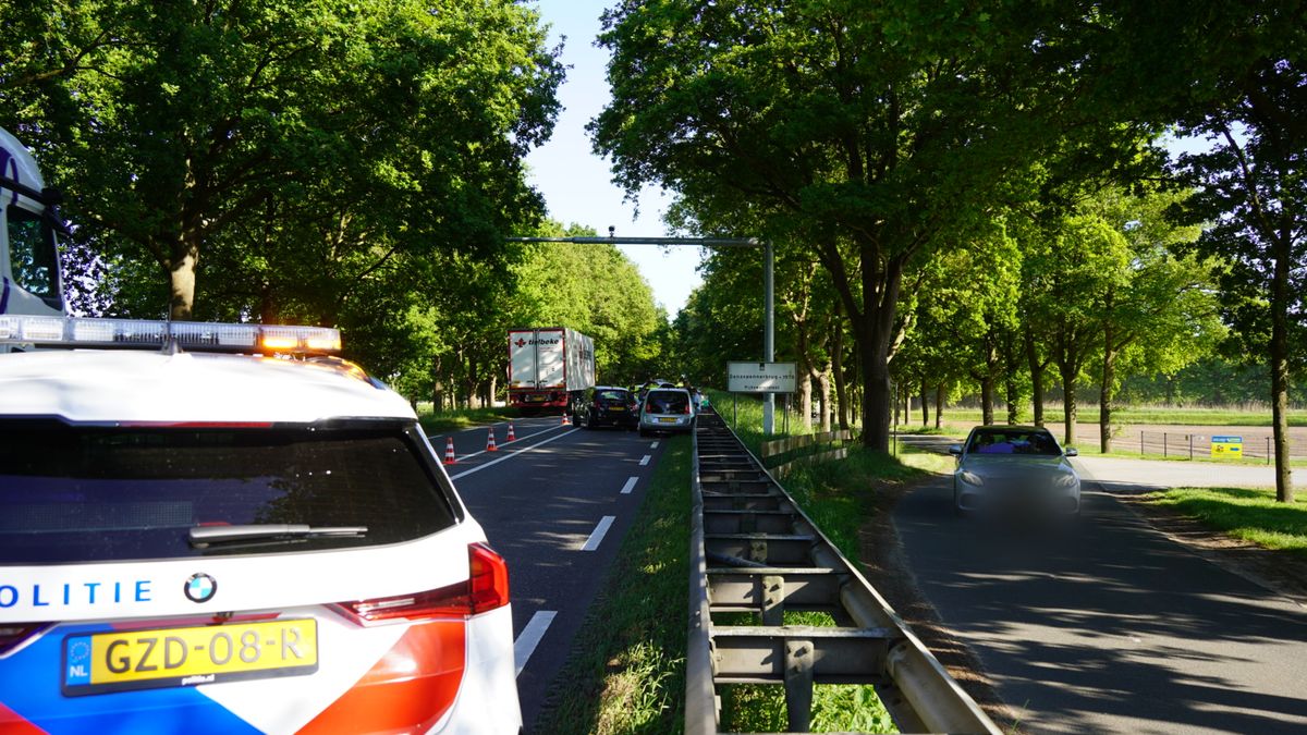 Verkeershinder door kettingbotsing op N35