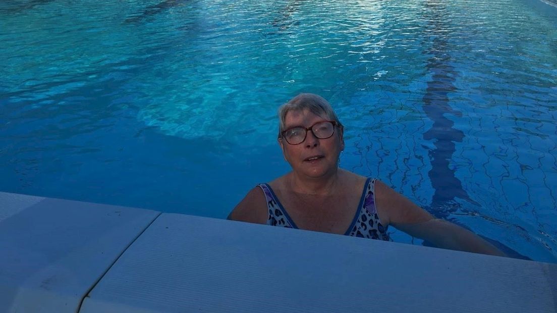 Greetje van Marle de eerste zwemster in het buitenbad van Hasselt