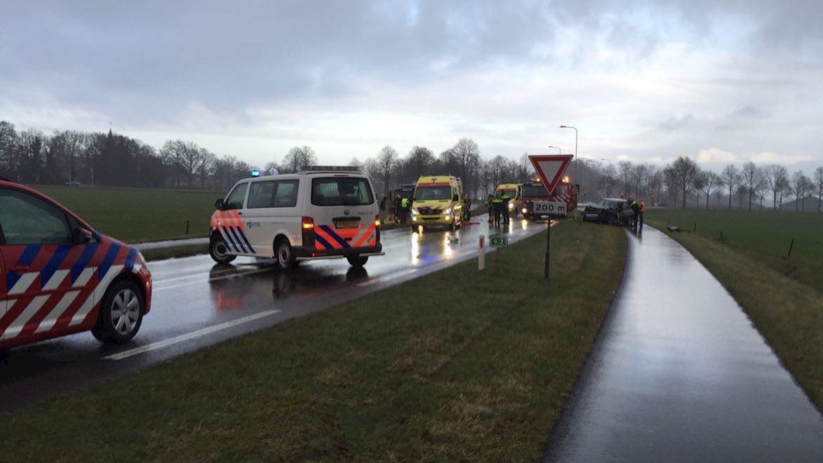 Zwaargewonde bij ernstig ongeluk op Ootmarsumseweg in Fleringen