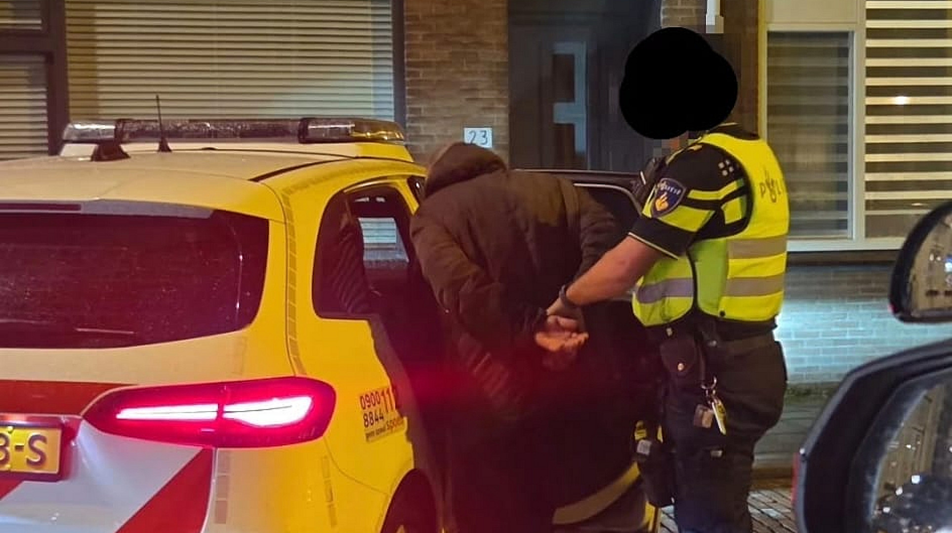 Man en vrouw maken puinhoop van hotelkamer, man even later aangehouden op straat