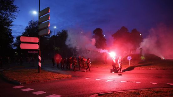 Vuurwerk bij protest Apeldoorn • schoorsteenbrand