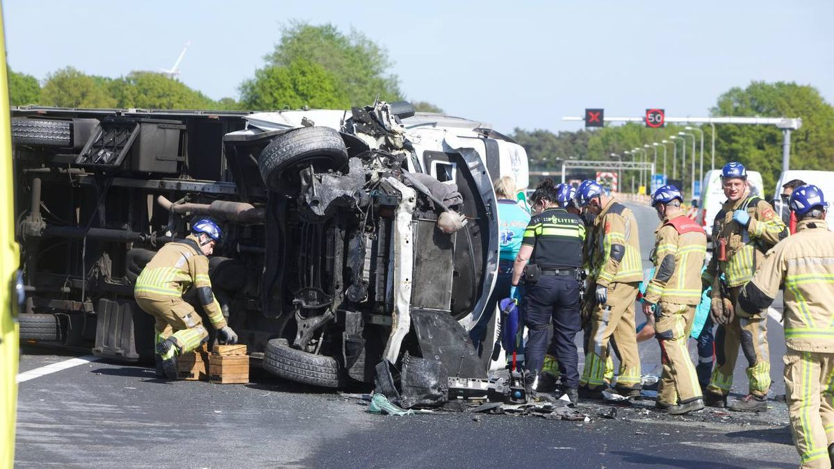 Tientallen bestuurders op de bon voor blokkeren hulpdiensten bij ongeval De Lutte