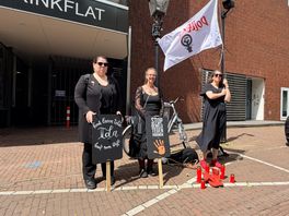 Dolle Mina houdt wake voor Ida in Assen