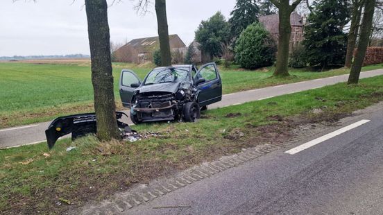 112 Nieuws: Zwaar ongeval op de N737 bij Enschede.