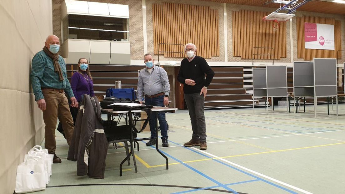 Stembureau De Brug in Glanerbrug is klaar voor de stemmers